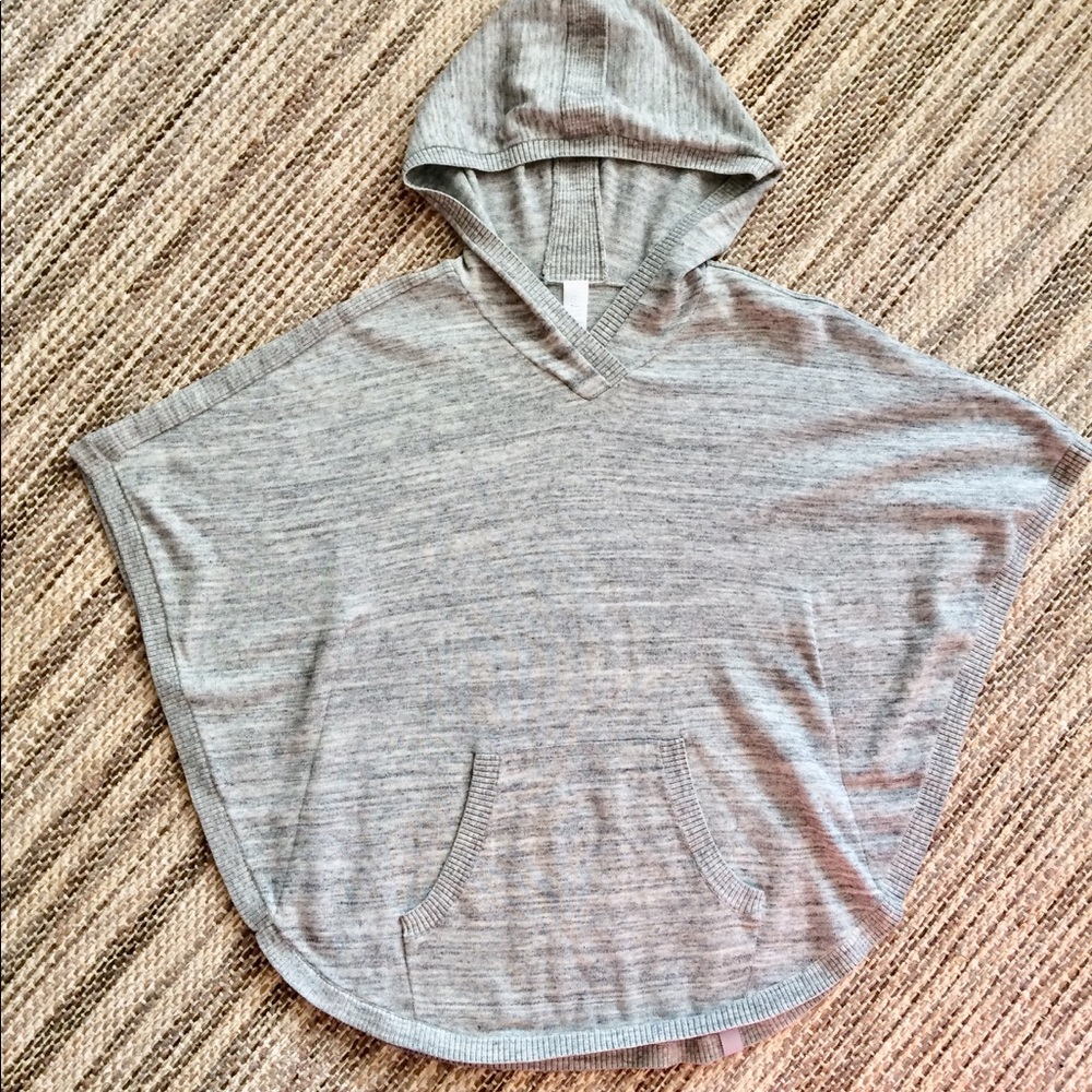 Ivivva by Lululemon grey poncho sz 12